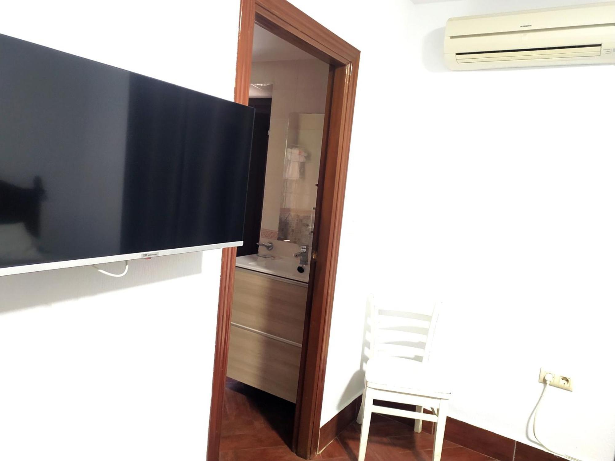 Economy Triple Room